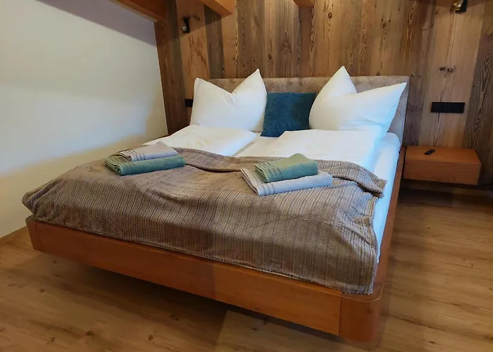 M&m Michael Und Maria * היפאך